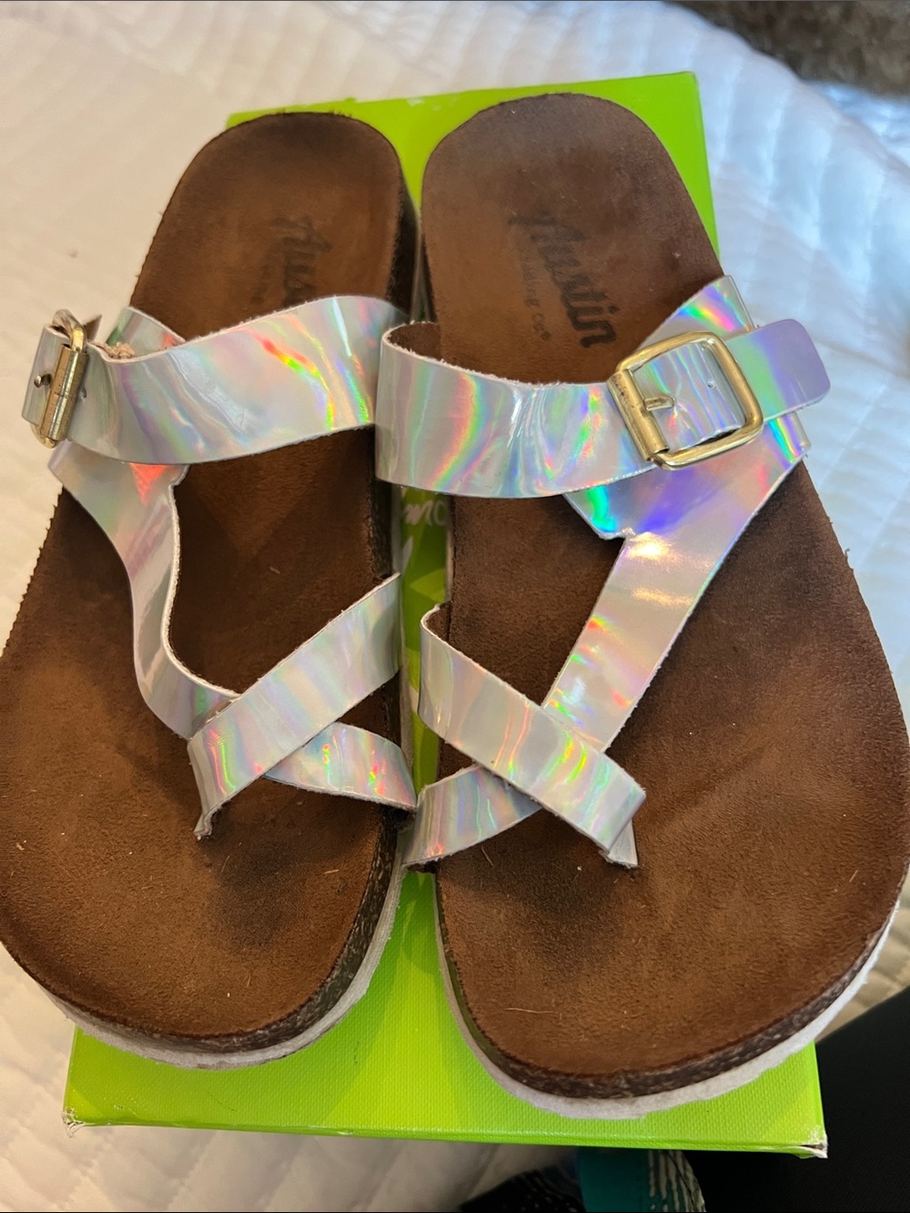 Girls' Holographic Strap Toe-Loop Sandals - Iridescent